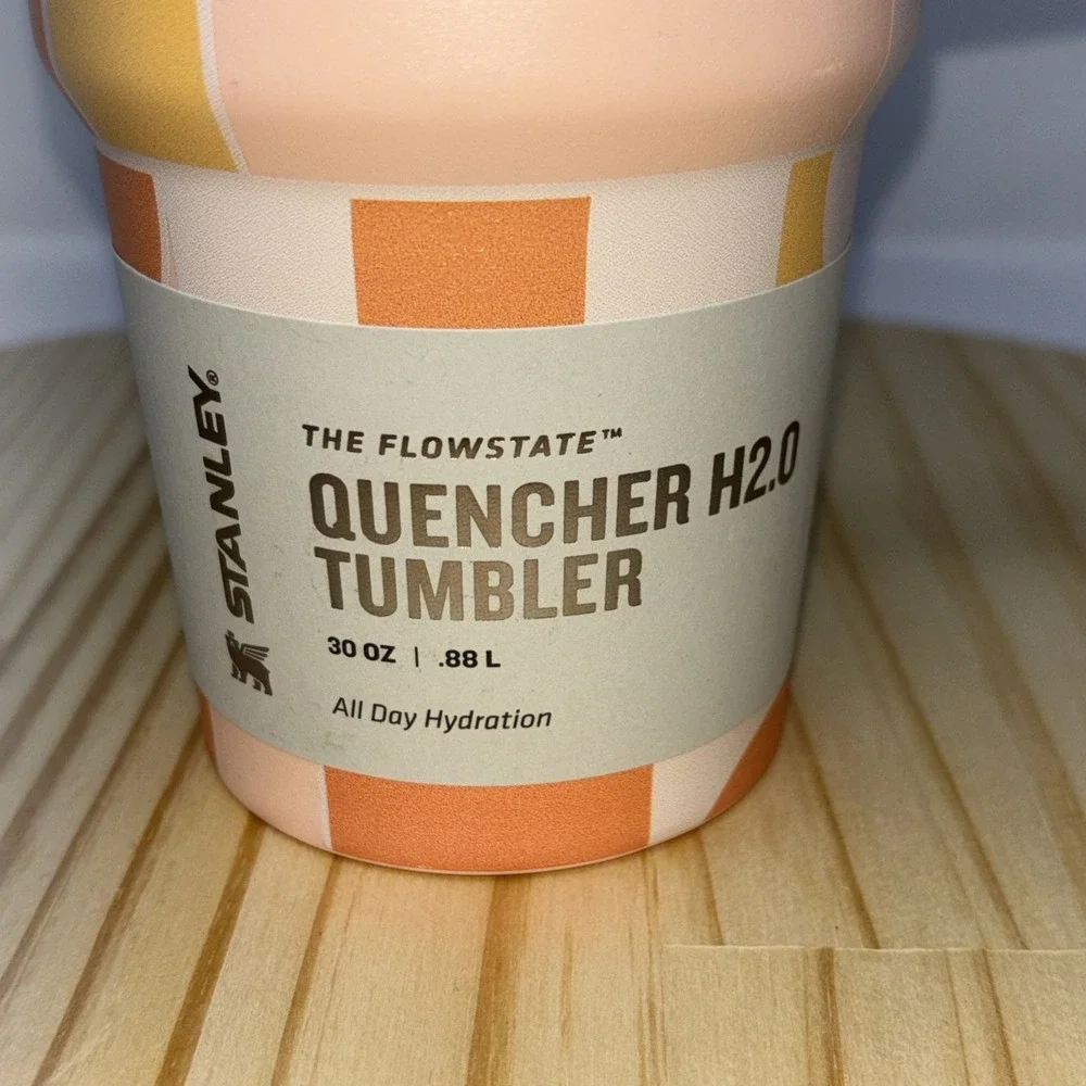 Stanley 30oz Flowstate Quencher H2.0 Tumbler Apricot Court Geo - Picture 2 of 7